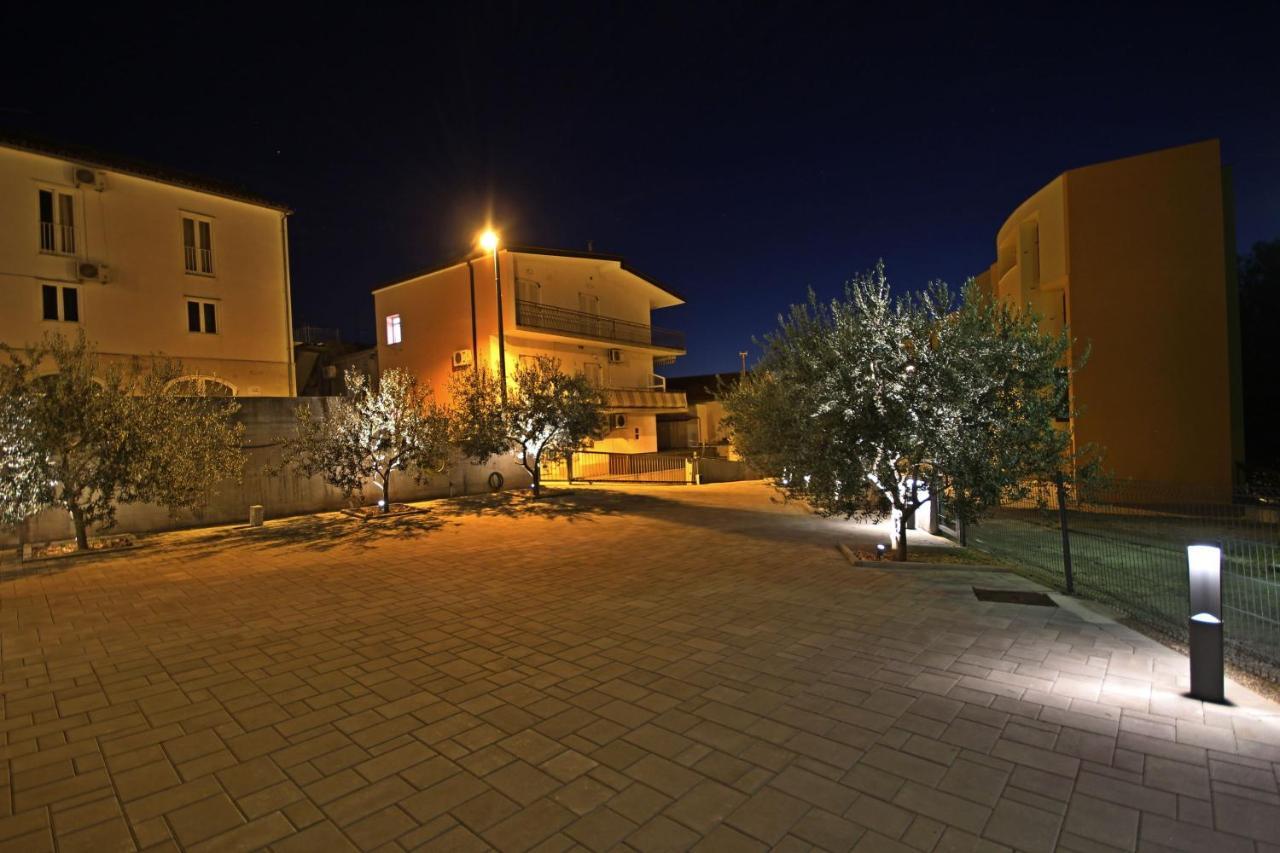 Apartmani Bozena Makarska Exterior foto